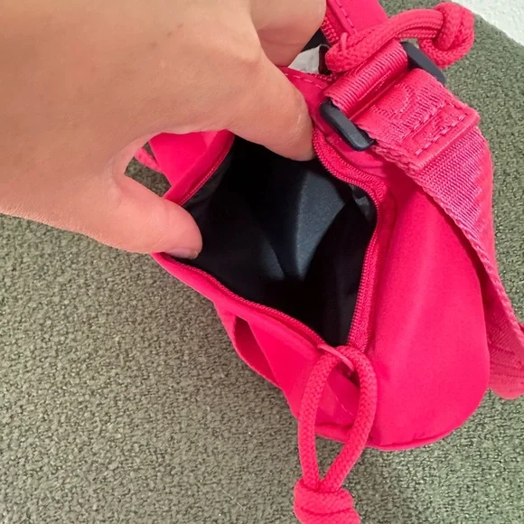 Tommy Hilfiger Vibrant Pink Crossbody Bag - Picture 10 of 13